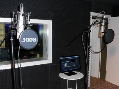 廣大錄音棚棚主這里報到啊,方便大家聯絡